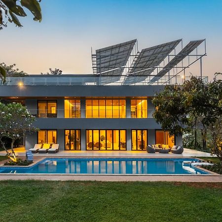 Reflection House By Stayvista With Pool, Terrace Bar, Indoor Games & Exquisite Interiors In A Nutshell Alībāg Extérieur photo